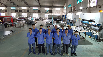 林森易潔門-員工開(kāi)會(huì)分配任務(wù)